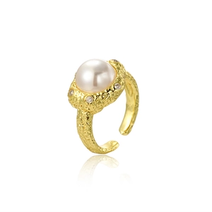 Detailed view of the 18k gold plated ring featuring a large pearl and sparkling crystals