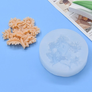 Blue silicone flower bouquet mold for DIY baking and handmade cake decorations