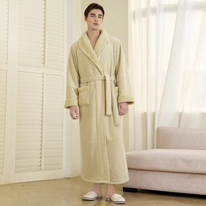 Men's double-layered thick fleece bathrobe with faux fur collar and waist tie design