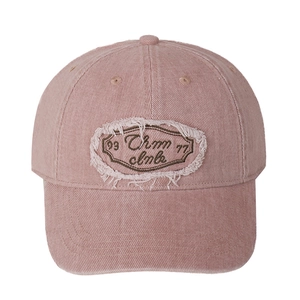 Vintage pink cotton baseball cap with embroidered letter patch in high-quality twill fabric