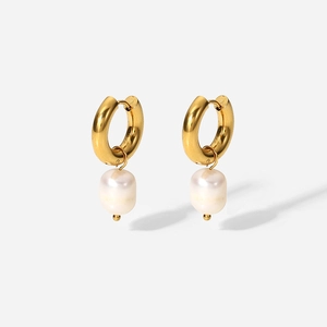 Minimalist 18K gold stainless steel hoop earrings with natural freshwater pearl pendants