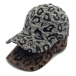 Leopardenmuster Baseballkappen in Schwarz und Braun, Netz-Sonnenschutzhüte für Damen
