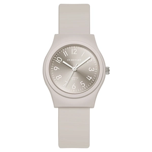 Montre à quartz minimaliste avec bracelet en silicone gris sable et cadran à chiffres