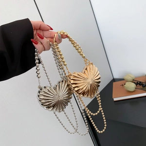 Mini Sac en Métal en Forme de Cœur pour Femme Mode Or Argent Texture Coquillage Chaîne Sac à Bandoulière Pochette de Soirée Sac à Rouge à Lèvres