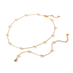 Collana in stile francese in acciaio inossidabile dorato con fiori di perla