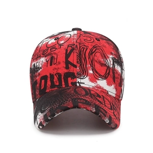 Casquette de baseball en coton à graffiti avec motifs de lettres rouges et noires