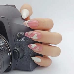 Sweet Pink White Almond Press On Nails Heart Pattern French Design High Gloss Artificial Finger Nails For Women Daily Manicure