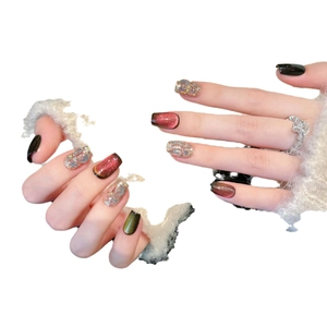 Three-color gradient cat eye press-on nails with luxury rhinestones for winter fashion