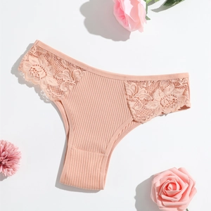 Culotte en coton côtelé rose pour femme avec dentelle, vue à plat et décor floral