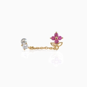 Clou de piercing en argent S925 doré avec pendentif fleur rose et détail de chaîne