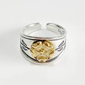 Bague Ouverte En Argent 925 Vintage Avec Fleur Dorée Gravée Florale Ajustable Style Rétro Bijoux Pour Femmes