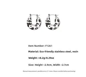 Detailed size and specs for U-shaped leopard resin earrings in stainless steel