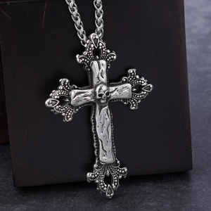 Collana punk gotica con ciondolo a croce e motivo a teschio in argento vintage