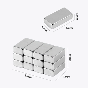 Rectangular strong cat eye nail magnets in silver metal finish for manicure art