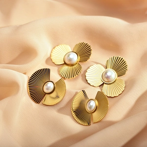 Vintage Gold Plated 316L Stainless Steel Artificial Pearl Stud Earrings For Women Flower Fan Shape Radiant Texture Retro Style