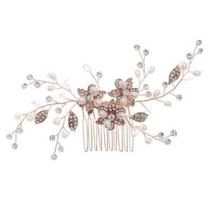 Detalle de peine para el cabello de oro rosa con perlas y flores de diamantes