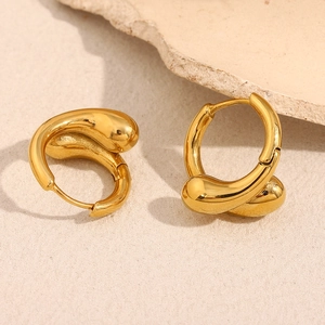 Boucles d'oreilles serpent en acier inoxydable doré 18K avec finition métal liquide