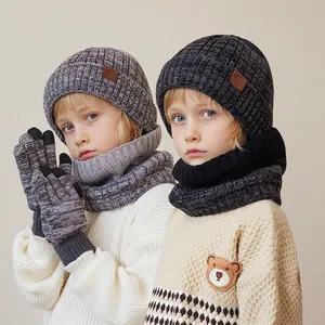 Winterset voor kinderen met fleecegevoerde gebreide muts, sjaal en handschoenen