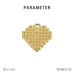 Macro view of 11mm golden heart charm with honeycomb texture and 1g weight detail