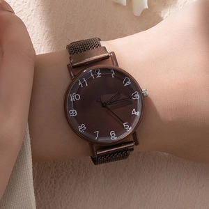 Women's quartz watch with brown Milanese strap and vintage artistic numerals