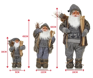 Trois figurines de Père Noël nordique gris en tailles 30cm, 45cm et 60cm pour comparaison