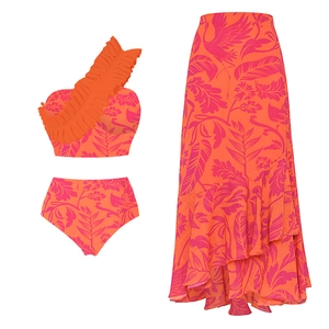 Ensemble bikini 3 pièces avec imprimé tropical, haut à volants, culotte haute et jupe longue