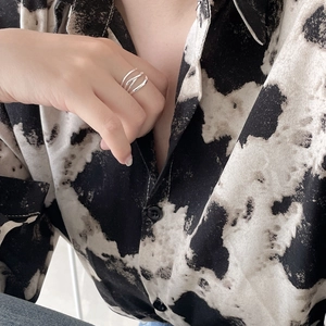 Minimalist 925 sterling silver multi-layer irregular line ring worn on hand