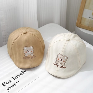 Bérets mignons pour bébé en kaki et beige avec broderie ours pour nourrissons