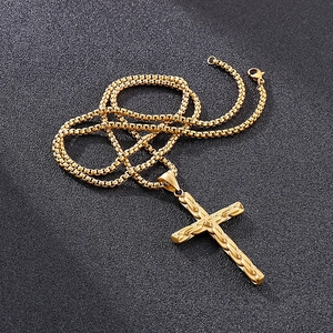 Collana con croce in acciaio inossidabile dorato da uomo con catena a scatola