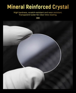 Vue macro du verre minéral renforcé pour montre avec haute transparence et éclat