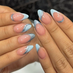 Unghie Finte Francesi Blu Forma Mandorla Unghie Finte Con Linee Glitter Argento Stile Minimalista Semplice Per Donne