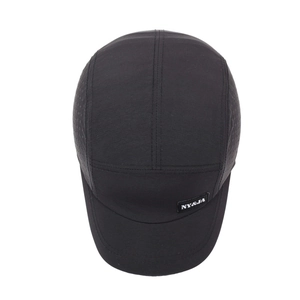 Gorra de béisbol negra de secado rápido, visera corta, agujeros láser y logotipo NY&JA