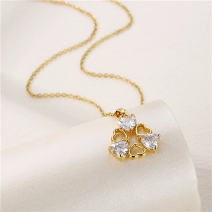 Collier minimaliste en acier inoxydable doré avec pendentif cœur et pierres de zircon