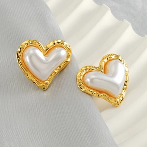 Heart Shaped Stud Earrings Stainless Steel 18K Gold Plated Hammered Metal Imitation Artificial Pearl French Retro Elegant For Women