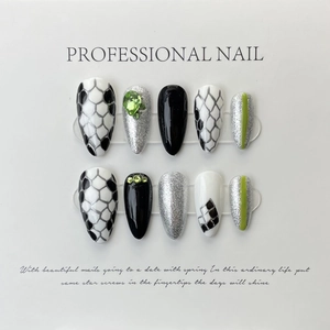 Handmade Professional Press On Nails Resin Snake Pattern Green Rhinestone Long Almond Artificial Nails For Women Daily Fashion Jewelry Style