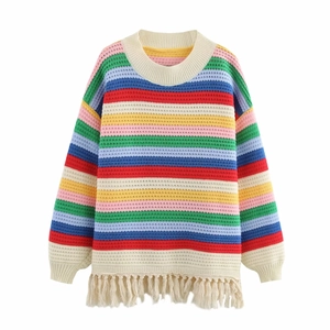 Pull en maille à rayures arc-en-ciel avec col rond et ourlet à franges bohème
