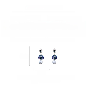 Detailed size chart showing 6.3cm length for teardrop pendant earrings with crystals