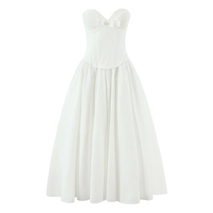 Robe longue corset blanche élégante avec nœud et jupe plissée volumineuse