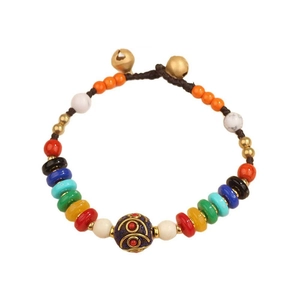 Bracelet tressé bohème ethnique avec perles colorées et petites cloches en métal