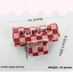 Checkered hair claw clip size guide with 8cm length and 4.2cm height specifications