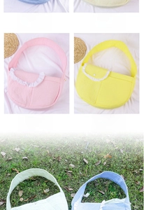 Collage de sacs de transport matelassés en quatre couleurs avec des bords à volants blancs