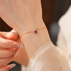 18K vergoldetes hohl hulu Armband mit Zirkonia und rotem Edelstein für Damen elegant