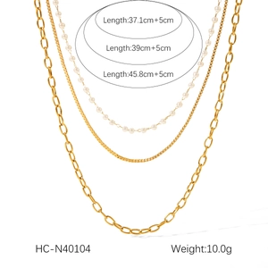 Three-layer 18K gold-plated stainless steel necklace with size and weight detail