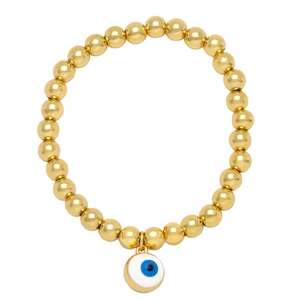 Bracciale di perline placcato oro 18K con ciondolo occhio greco su sfondo bianco puro