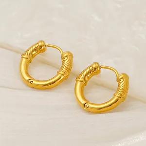 Vintage Stainless Steel Hoop Earrings With 18K Gold Plated Retro Scroll Pattern Cloud Motif Unisex Huggie Earrings
