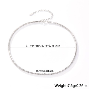 Vista dettagliata della collana tennis in argento sterling S925 con catena regolabile