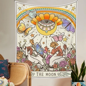 Arazzo artistico tarocchi The Moon su parete neutra con decorazioni bohémien per stanze