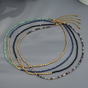 Ensemble de colliers bohèmes à perles multicouches avec pierres naturelles et maillons dorés
