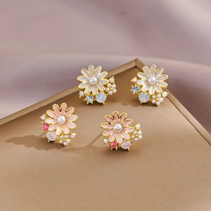 Daisy Floral Stud Earrings Alloy Enamel With Imitation Artificial Pearl Rhinestone Sweet Summer Style For Women Copper Earring Post