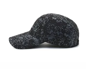 Vue latérale de la casquette de baseball camouflage gris séchage rapide respirante